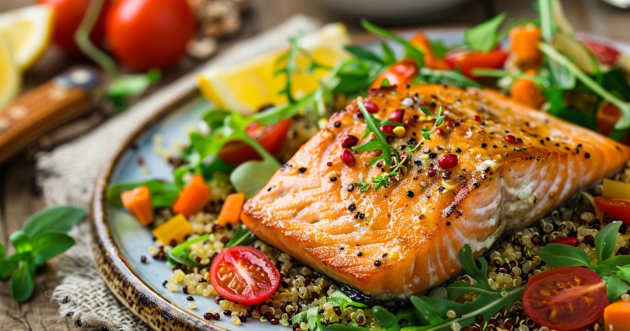 Grilled fish can be served with a salad with a rocket. /123RF/PICSEL, 123RF/PICSEL