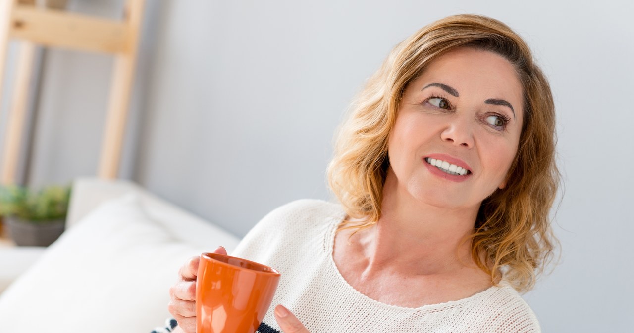 Drink every morning. The complexion will be full of shine and you will forget about new wrinkles