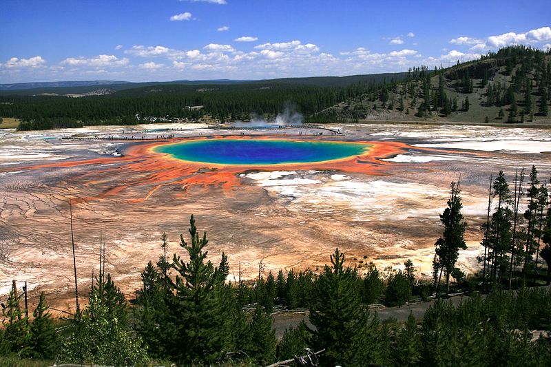 Yellowstone Supervulgar Eruption will be avoided by a magma lid