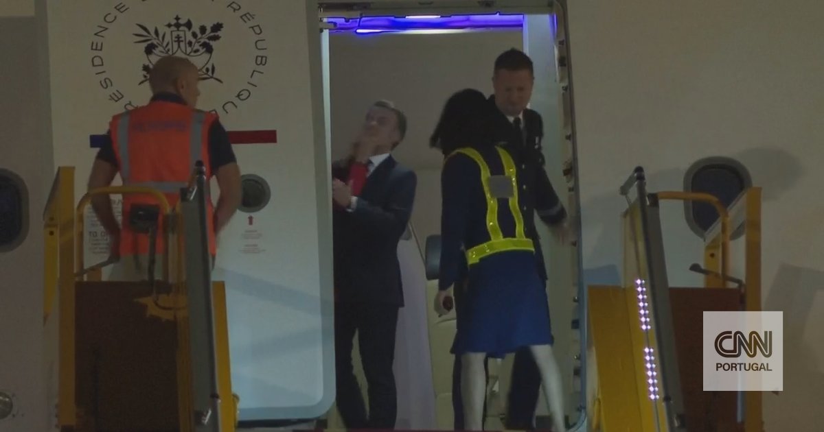 In the face of doubts about whether Brigitte Macron gave Emmanuel Macron a slap, Elisha says "it was a time when the president and the woman decompressed"