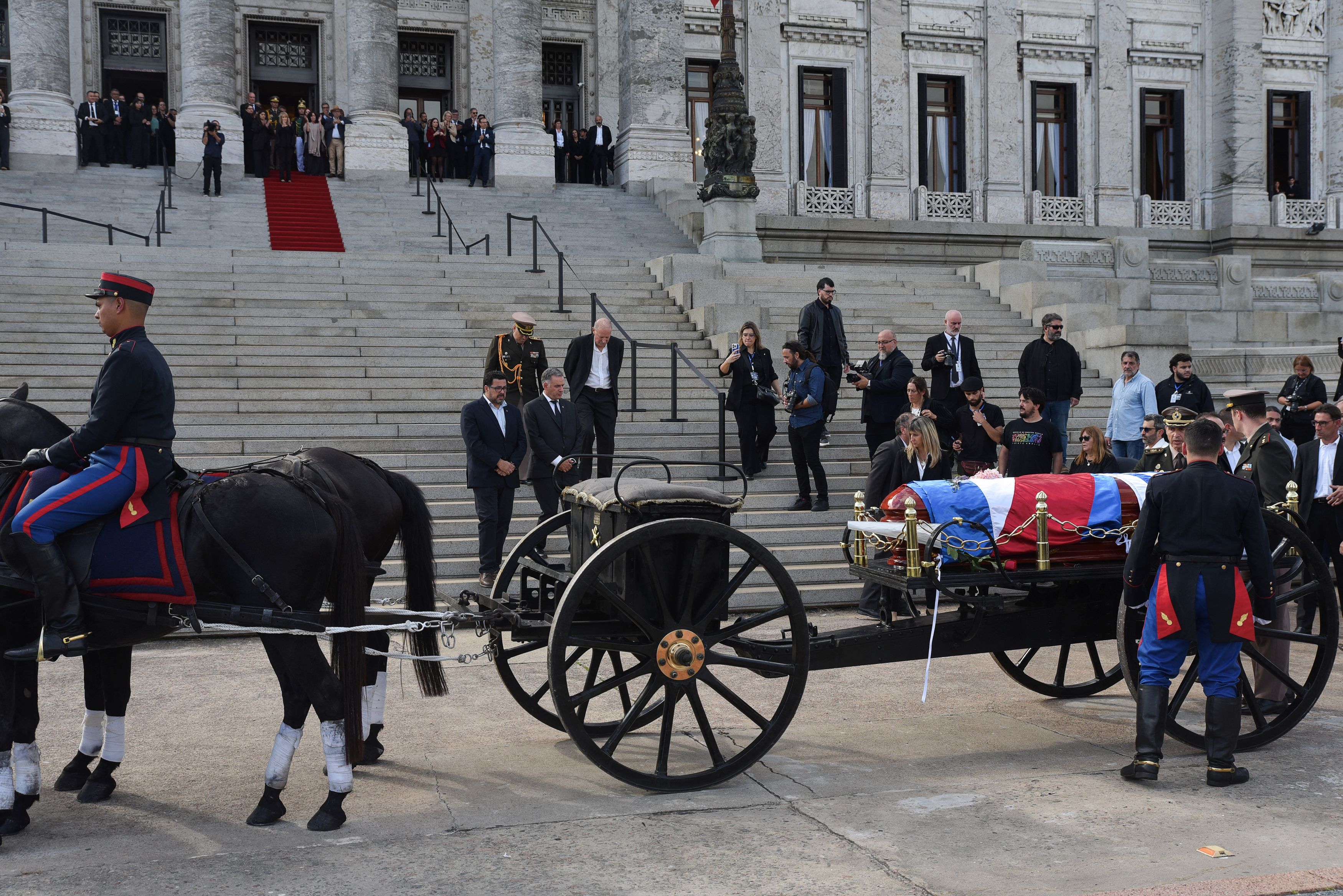 Uruguay: Many people bid farewell to former President Muchika