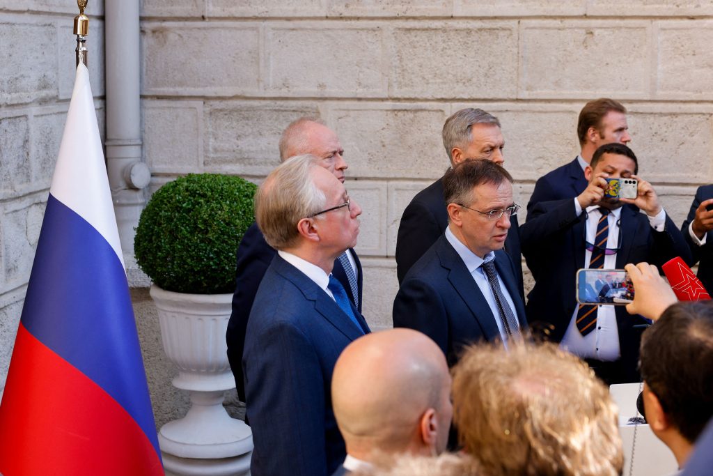 Russia -Ukraine diplomatic thriller in Constantinople. Absent and Zelenski