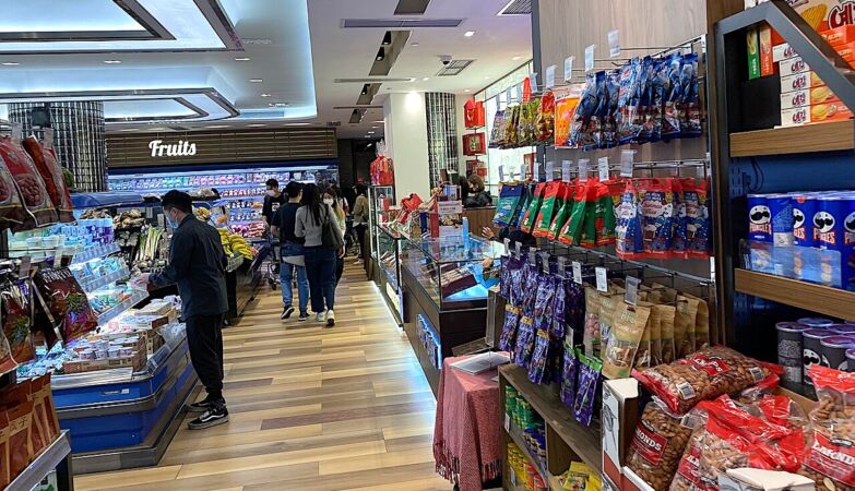 There are more and more stores without employees in South Korea. They depend on the honesty of customers