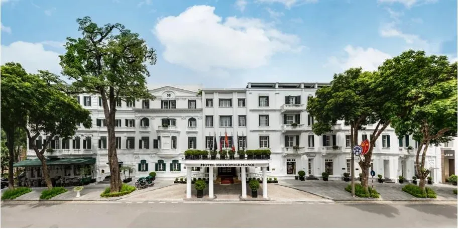 During the Vietnam War, this luxury hotel protected celebrities like Jane Fonda from US air strikes