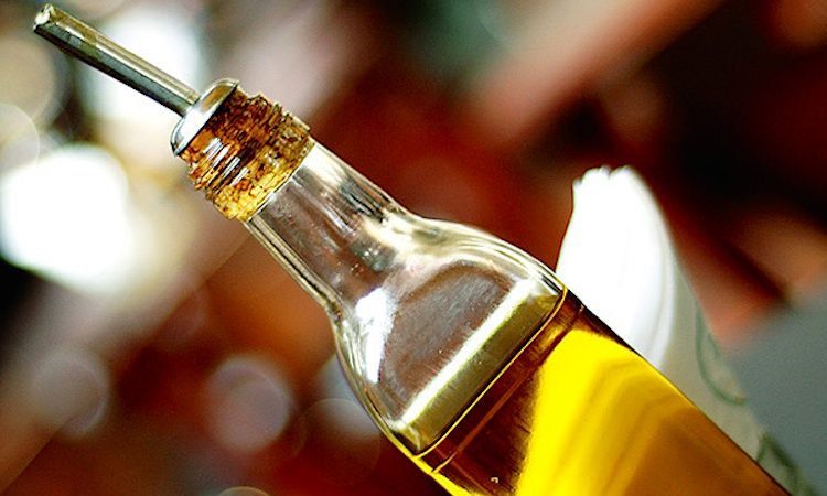 Oil is cheaper: bottle price came down almost 5 euros