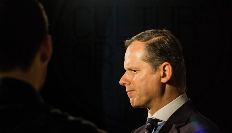 Pull from Ears to José Rodrigues dos Santos for an interview with the PCP leader