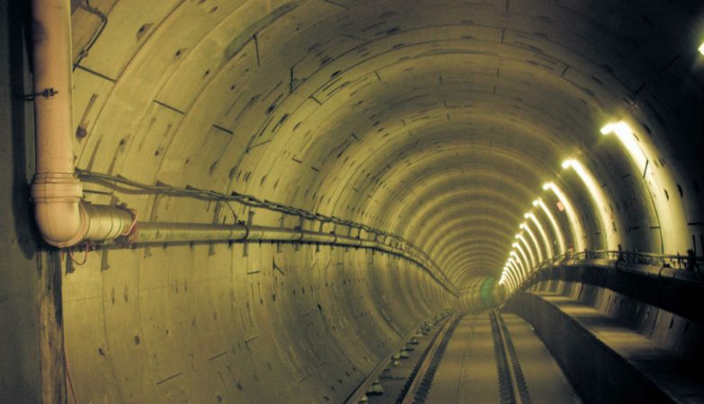 Kilometers of cables buried under our cities are auscultation of our planet