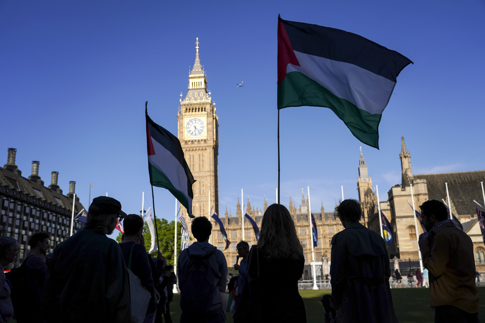 London for Gaza: Overnight in memory of children killed -"Genocide what is happening in the pocket"