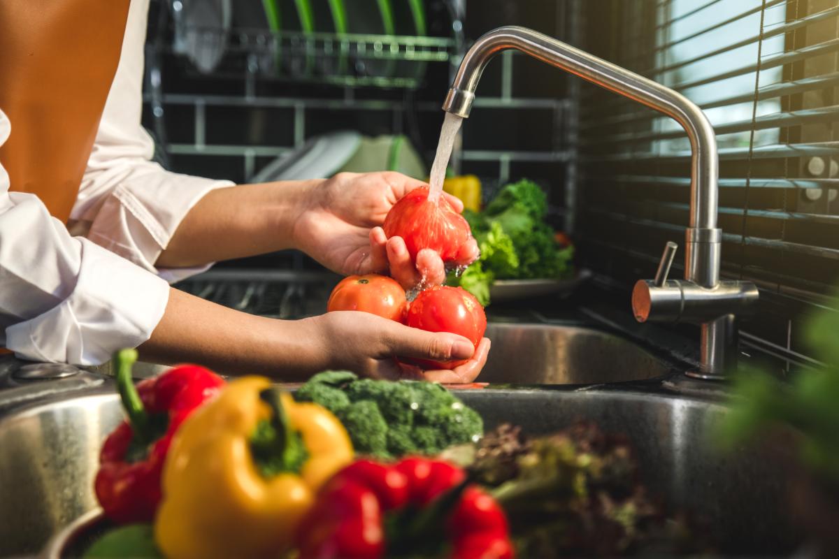 How to wash fruit and vegetables
