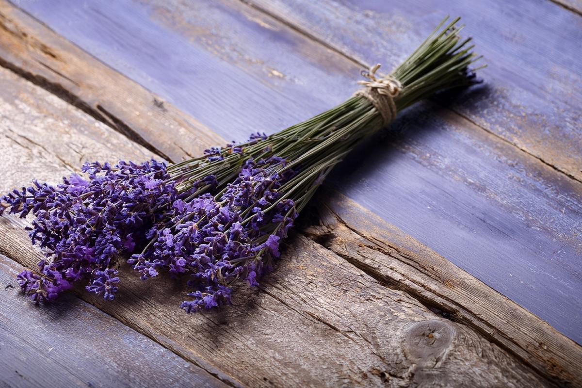 Drawers and sheets scented with lavender
