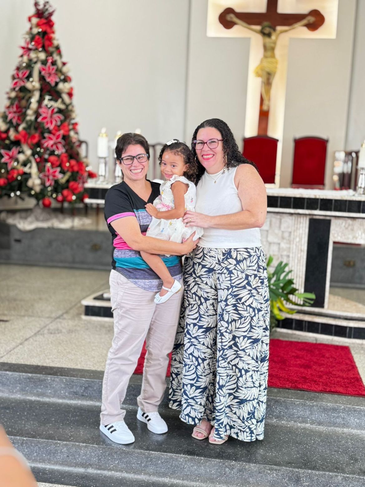 “Mother, I only have two”: Know the love story of Esthér that was adopted by two mothers