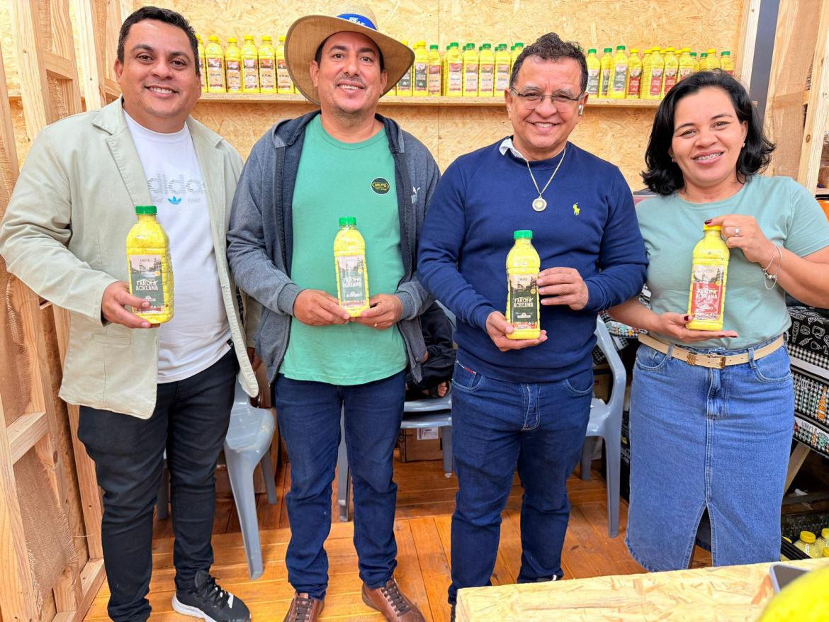 Gonzaga visits Fair Rondônia Rural Show and meets Acreans who took the Acre Flour