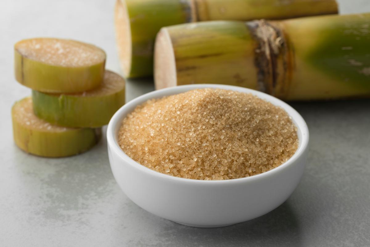 Sugar to fertilize fatty plants
