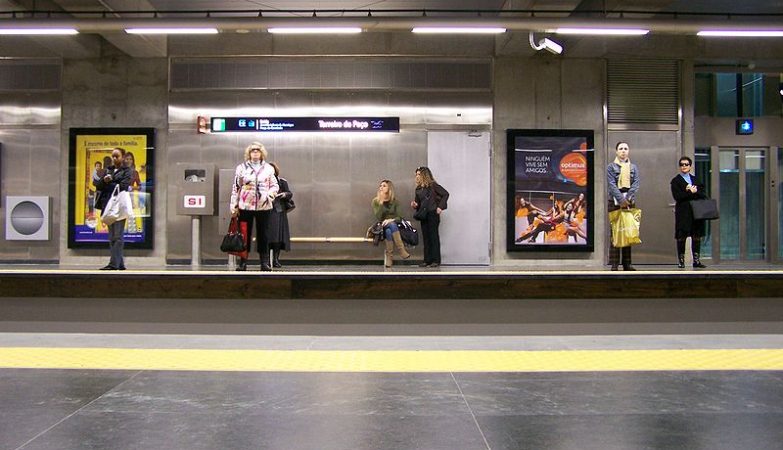 There is no free transport (for everyone) in Lisbon