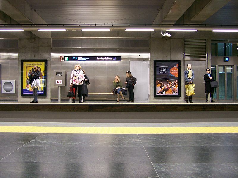 Lisbon Metro had fraudulent advertising in the billboards. Promised loans up to 900 thousand euros