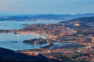 The 'Two Steps' of Portugal: Get to know the Spanish city that is 'fashion' at Christmas and summer
