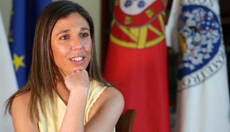 MP calls for a suspended sentence for current and former nurses' molestary. Will have diverted 63 thousand euros