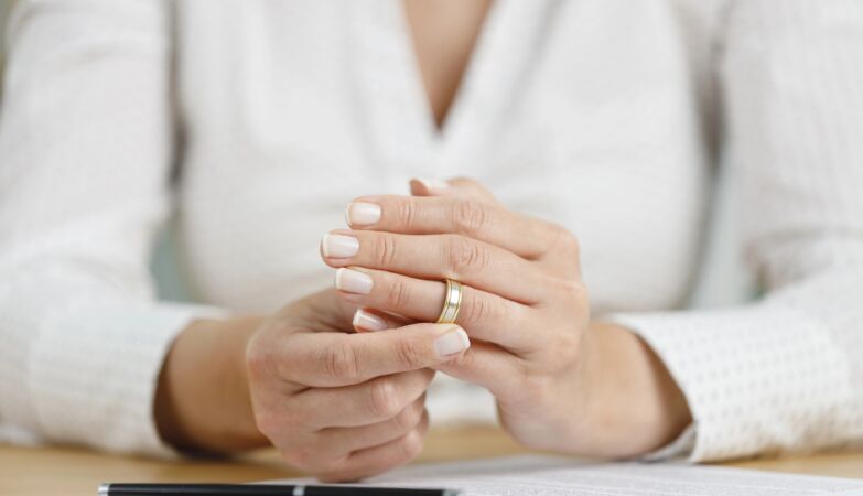 Divorced after 12 years because Chatgpt told her that her husband was cheating on her