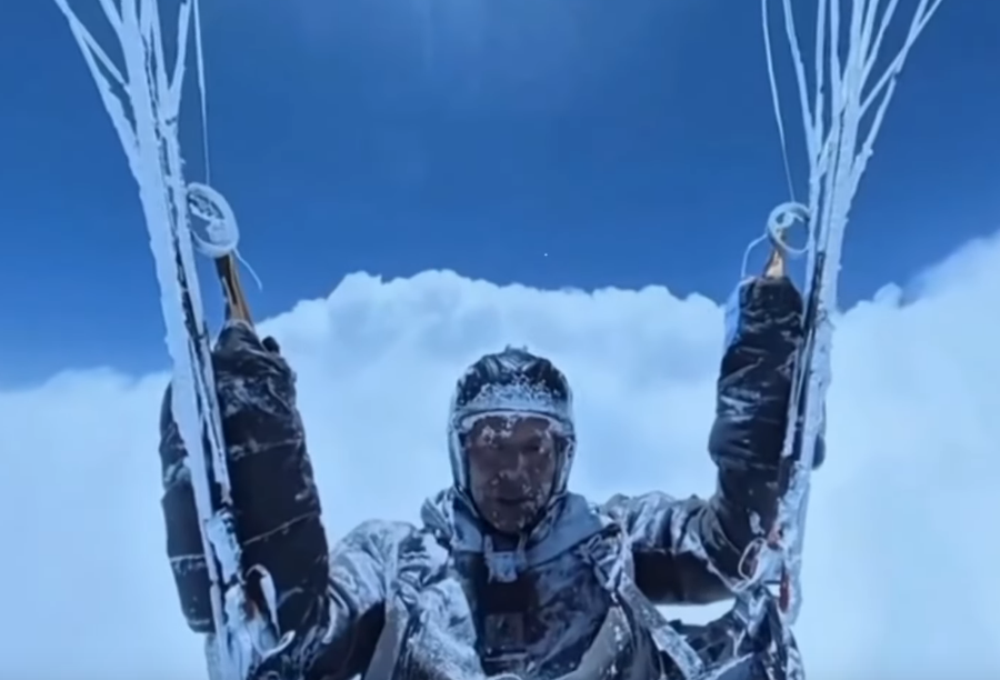 8km altitude, -35ºC. Chinese skydiver survives the accident