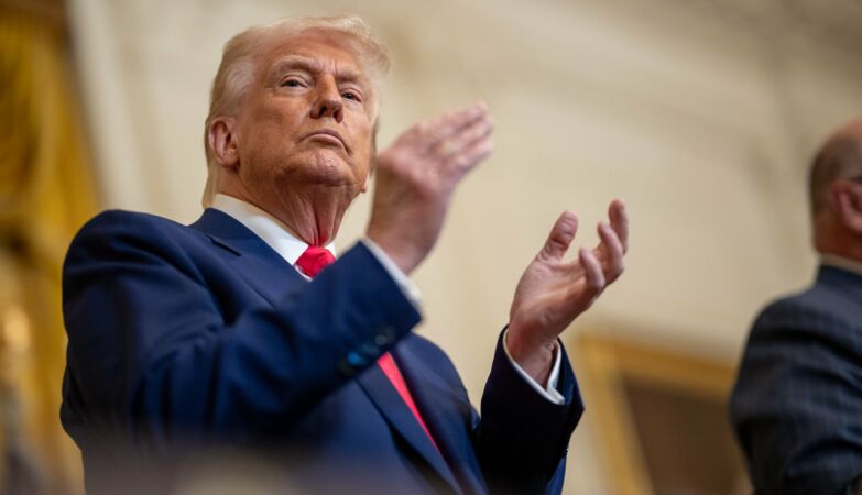 Trump rises tariffs on steel to 50% and celebrates “blockbuster” agreement with Japan