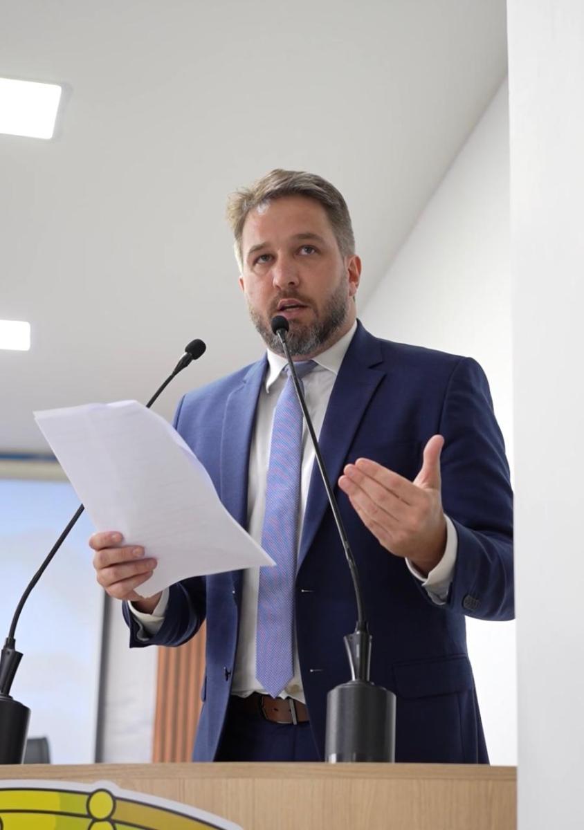 Felipe Tchê conquest unanimous approval for project that supports atypical mothers