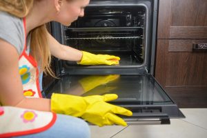 Melt 1 in the water and put in a preheated oven. You will even remove old dirt without scrubbing, and the interior will be like new. Cleaning the oven