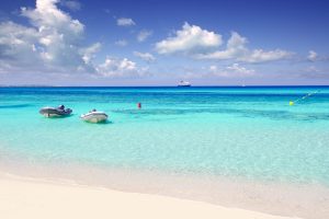 Get to know the “anti-ibiza” paradilic island that wants more and more Portuguese tourists
