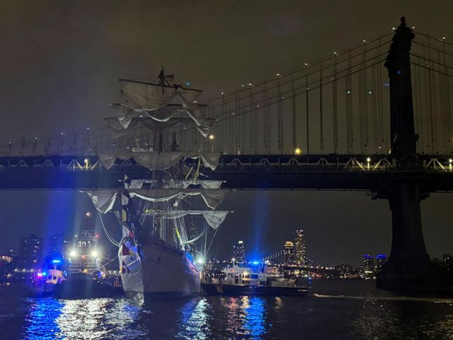 Tragedy in New York: Two dead and dozens injured by the Sailing Impact on Brooklyn Bridge