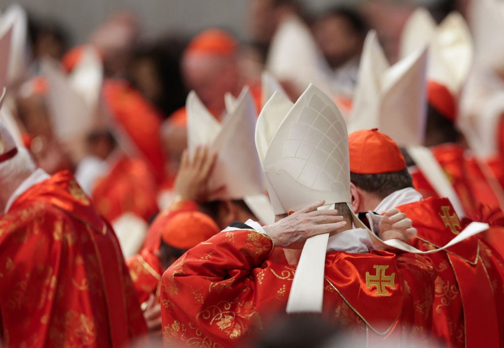Live Picture from the Vatican: Pope's electing process began