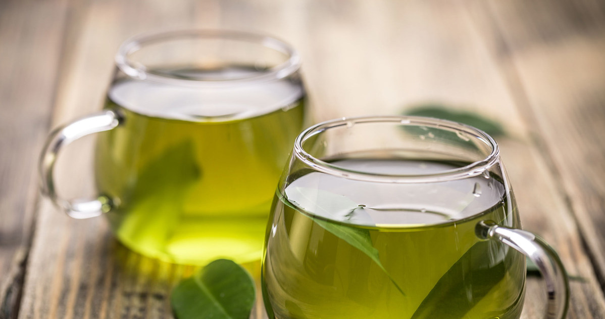 Green tea will be great for eyelashes /123RF /PICSEL