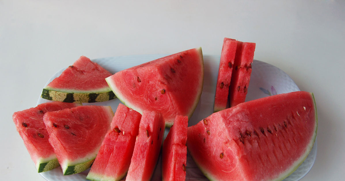 The sweet smell of watermelon attracts fruit bow ties. This is a curse, but also an advantage of summer fruit. Of course, if you know how to use them to fight insects /123RF /PICSEL