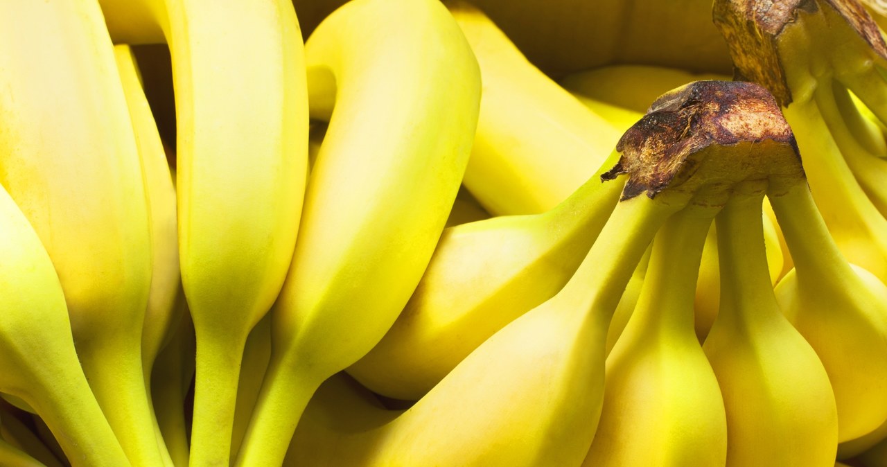 Do not throw the cuticles after bananas. This is a natural source of potassium that will positively affect the health and taste of your tomatoes /123RF /PICSEL
