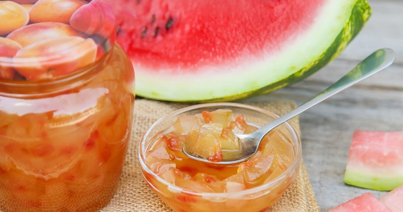 Jam is also prepared from watermelon skin. Just cover the skin with sugar, add lemon juice and agar, and then fry everything. /Yana Tatevosian /Canva Pro