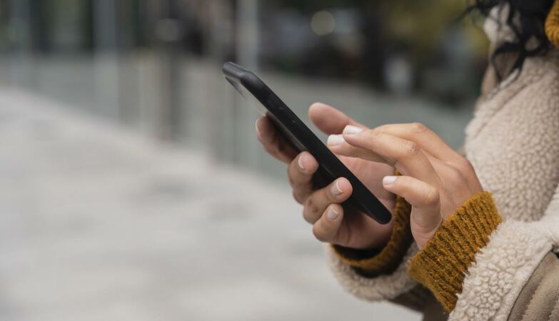 There is gold inside your mobile phone. The chemicals found a safe way to extract