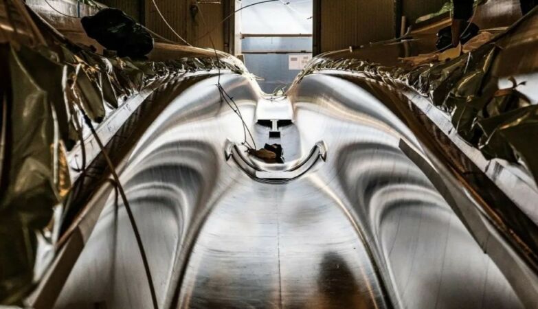 Ferrari reveals “flying” racing yacht prototype that works without motor