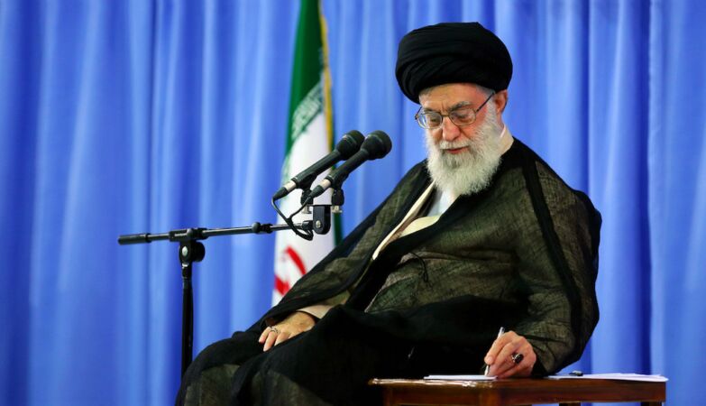 "Everyone knows" that Khamenei has the days counted (says a group of conspirators)