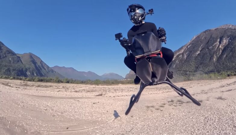 Neither car nor plane: is the flying motorcycle of the future (and reaches 200 km/h)