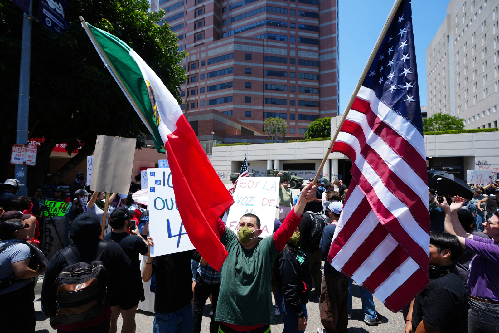 The "Experiment" Trump in Los Angeles - in a traffic ban the city