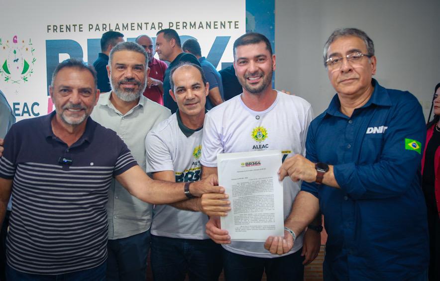 Nicolau Junior closes caravan in Cruzeiro do Sul with appeal by unity and definitive reconstruction of BR-364
