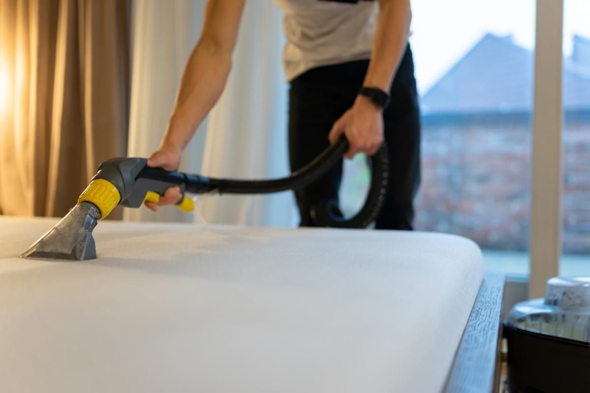 Clean the mattress by eliminating mites