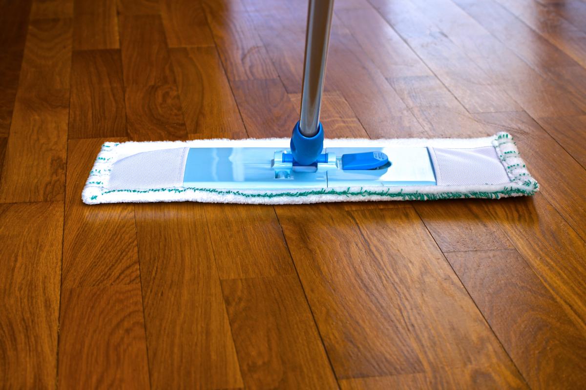 How to clean the parquet