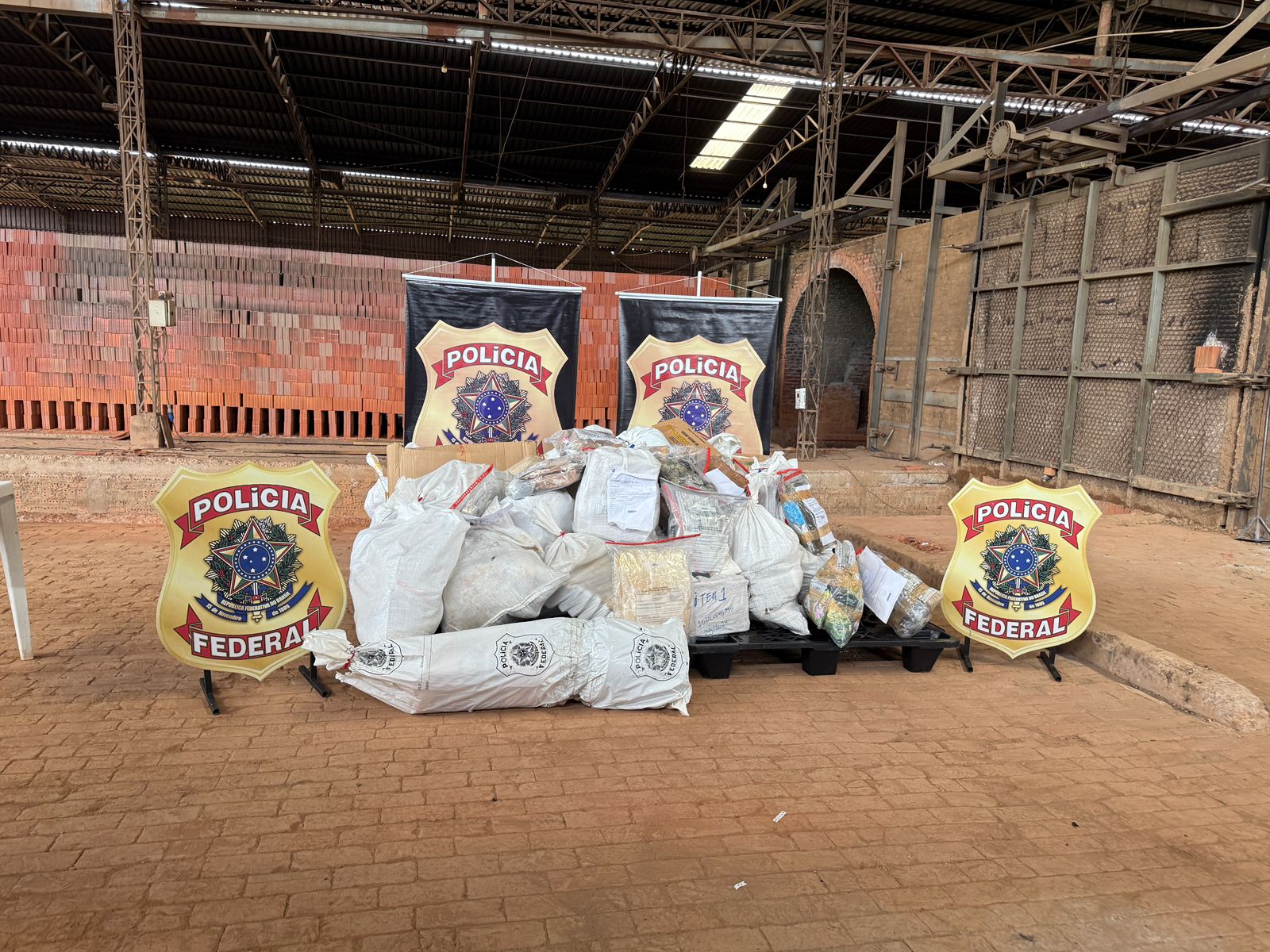 PF incinera 400 kg of drugs in Rio Branco in megaoperation against organized crime