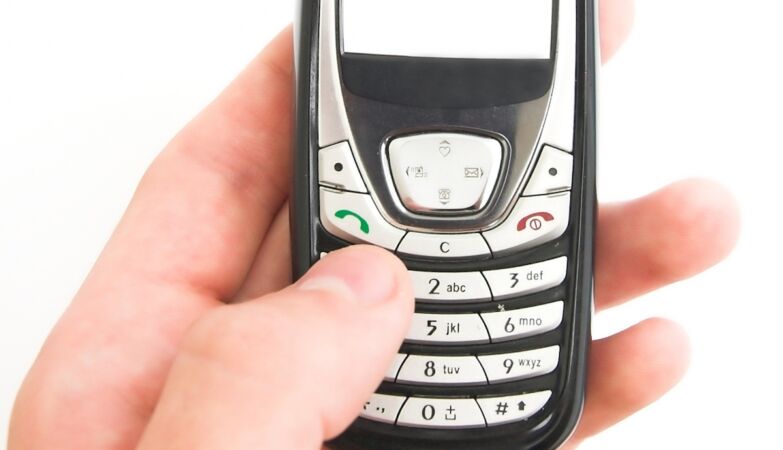 The truth about disposable mobile phones: between privacy and gateway to fraud
