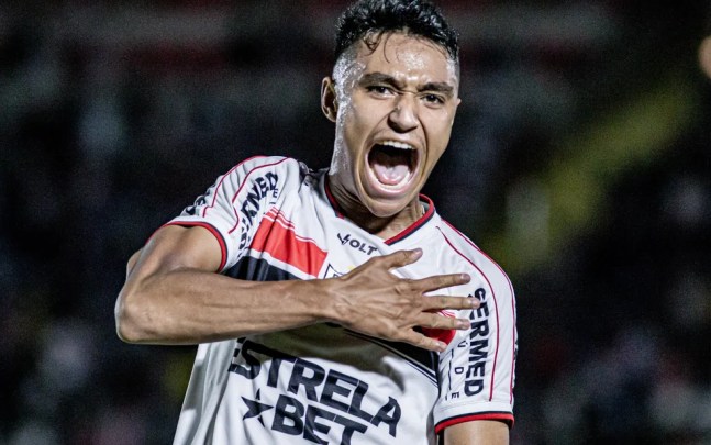 Pedro Severino celebrates goal for Botafogo-SP against Comercial-Photo: Raul Ramos/Agency Botafogo-SP
