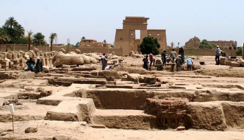 Colossal wall, gate and a 3000 -year -old beer factory in Egypt