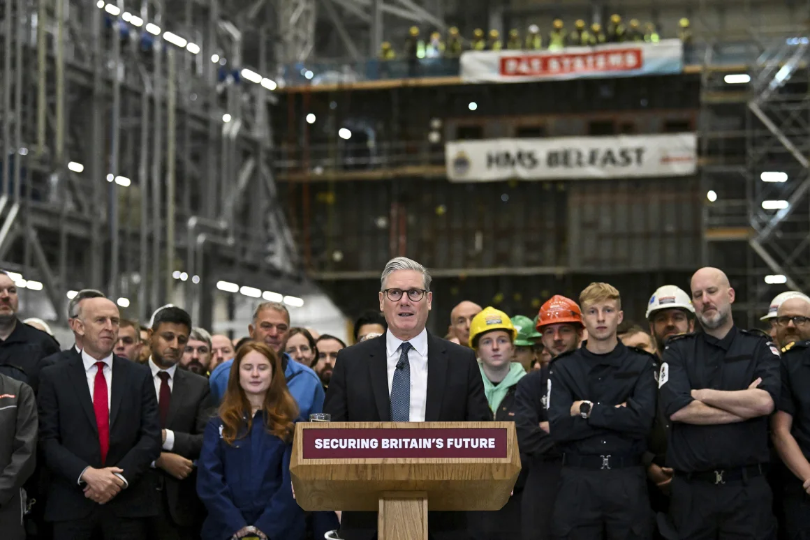 United Kingdom will build new attack submarines, invest a fortune in nuclear warheads and increase the "readiness to war"