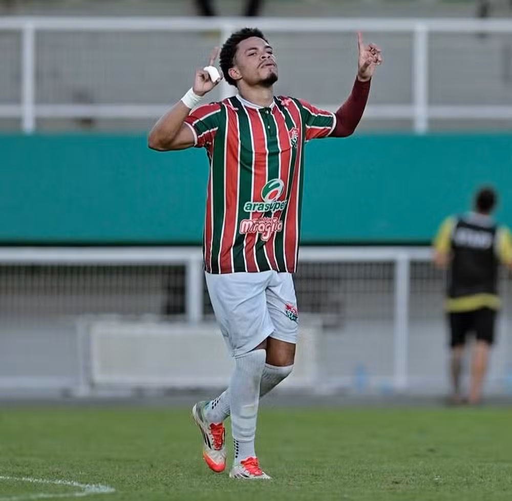Independence remains firm in the group stage after a goal with left-back Gustavo