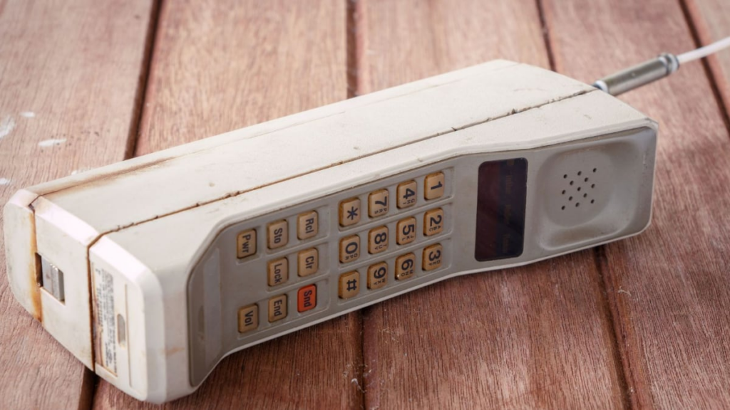 Do you have one of these old -fashioned mobile phones in the drawer? Do not lie out, it can be worth 35,000 €