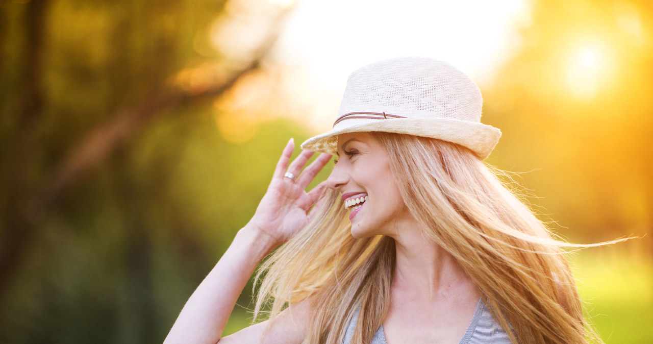 In the summer, let's protect our hair with a hat, hat or scarves /123RF /PICSEL
