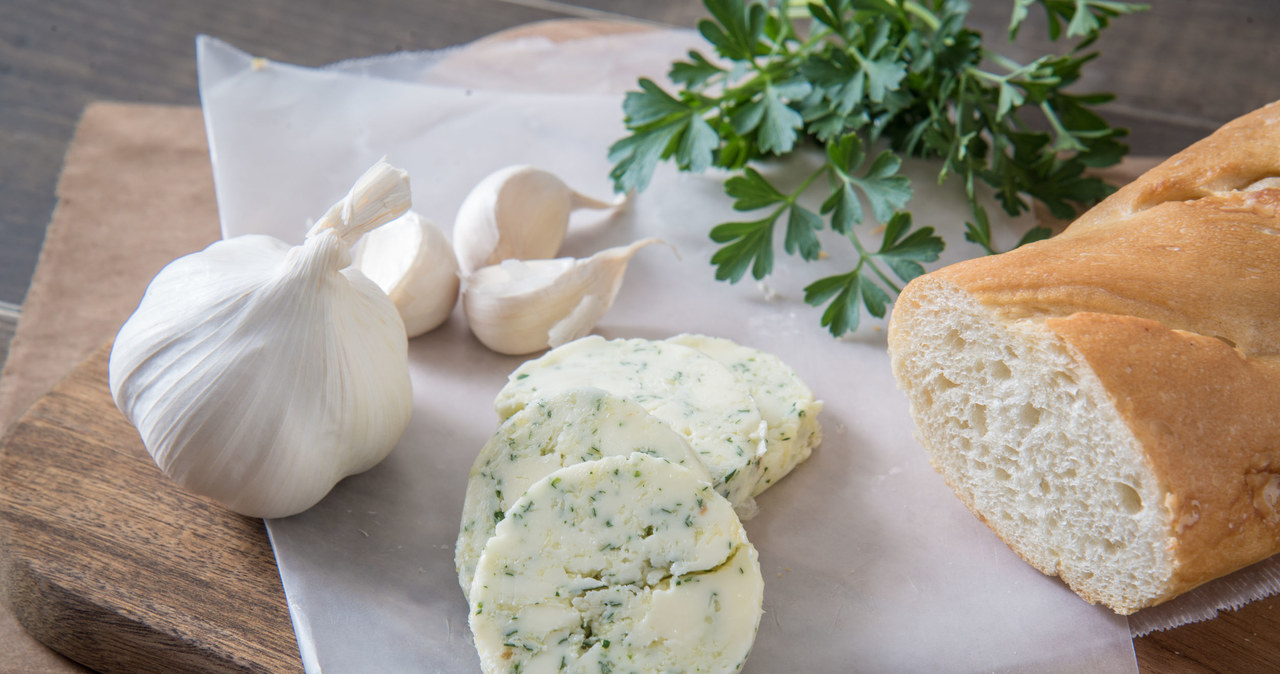 This is the fastest and simplest garlic butter to make. When I serve to the grill, guests pull them out of their hands